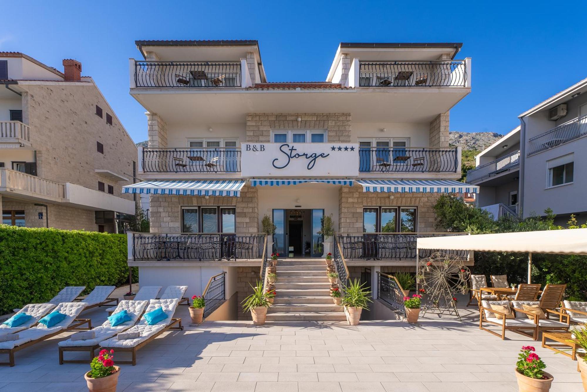 Storge Boutique Bed & Breakfast 오미스 외부 사진